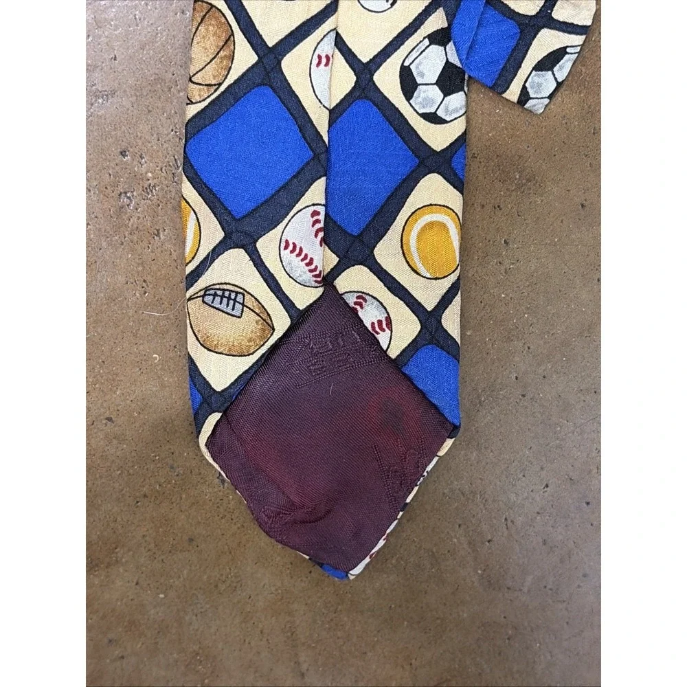 Class Club Vintage Sports Athletic Banquet 100% Silk Clip-On Necktie Tie